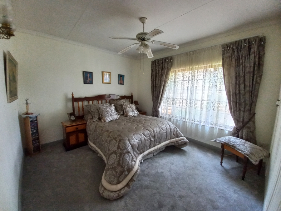 4 Bedroom Property for Sale in Safari Gardens North West